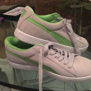 Men’s size 10 sneakers. NWOT